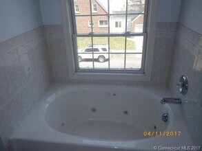 156 3rd Ave in West Haven, CT - Building Photo - Building Photo