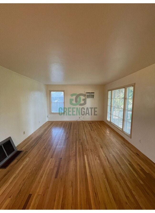 1529 Del Monte Ave in Modesto, CA - Foto de edificio - Building Photo