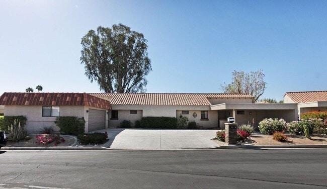 40553 Pebble Beach Cir in Palm Desert, CA - Building Photo - Building Photo