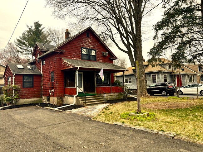 36 Gunn St in Milford, CT - Building Photo - Building Photo