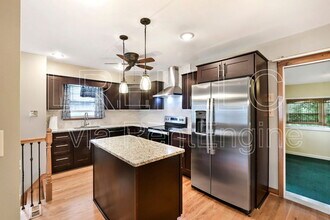 3300 Furman Blvd in Louisville, KY - Building Photo - Building Photo