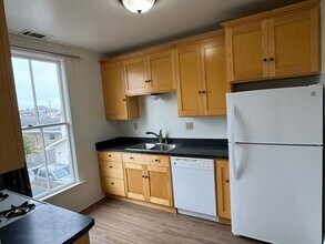 1432 L St in Eureka, CA - Building Photo - Building Photo