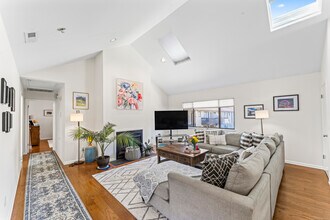 2289 Bedford St in Stamford, CT - Building Photo - Building Photo