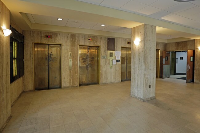 The Bank Multifamily in Wilkes-Barre, PA - Building Photo - Lobby