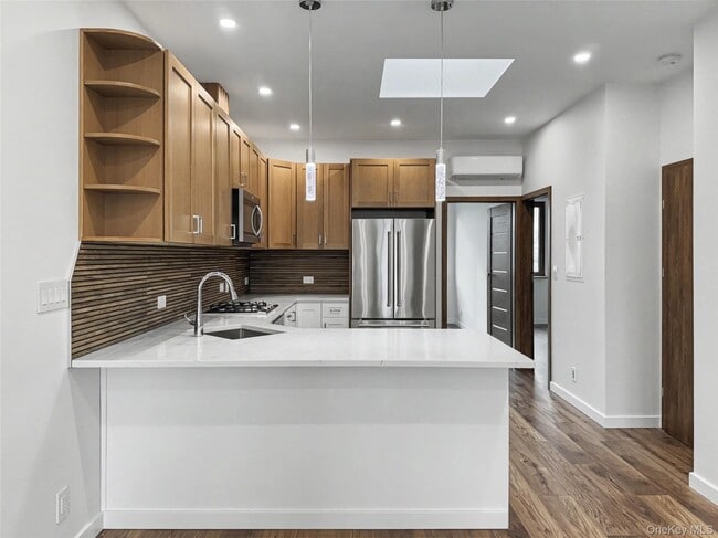 71-11 72nd St in Queens, NY - Building Photo - Building Photo