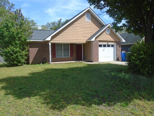 6334 Greycliff Dr in Fayetteville, NC - Building Photo - Building Photo