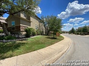 515 Tranquil Oak in San Antonio, TX - Building Photo - Building Photo