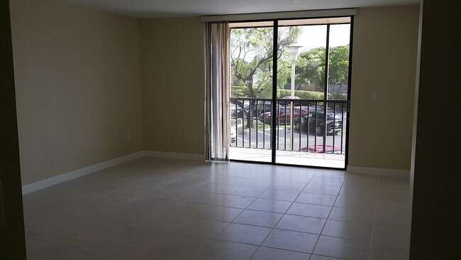 8520 SW 133rd Avenue Rd in Miami, FL - Building Photo - Building Photo