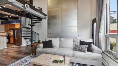 542 Ralph McGill Blvd NE in Atlanta, GA - Building Photo - Building Photo