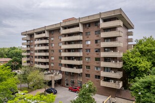 Le 5555 Trent in Montréal, QC - Building Photo