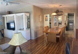 571 Sunrise Ln in North Fort Myers, FL - Building Photo - Building Photo