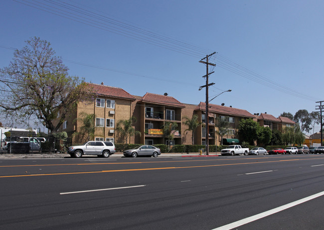 Encanto Apartments in North Hollywood, CA - Foto de edificio - Building Photo