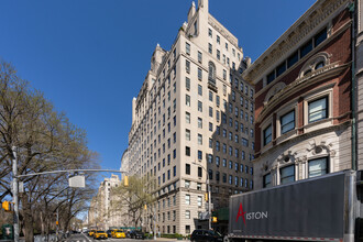 834 5th Ave in New York, NY - Foto de edificio - Building Photo