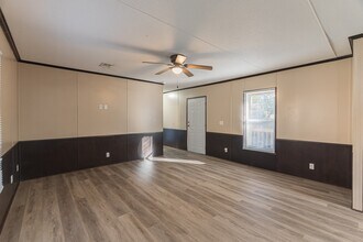 13154 S Lee Shore Dr in Willis, TX - Building Photo - Building Photo