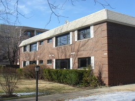 1675 Green Bay Rd Apartments