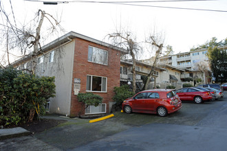 Terrace View Apartments in Seattle, WA - Building Photo - Building Photo