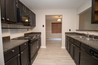 3005 Village Creek Dr in Columbia, SC - Building Photo - Building Photo