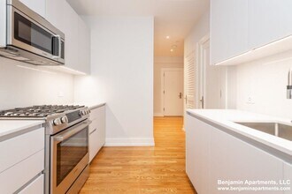 17 Forest St, Unit 03 in Cambridge, MA - Building Photo - Building Photo