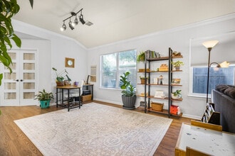 905 Melted Candle Cove in Pflugerville, TX - Building Photo - Building Photo