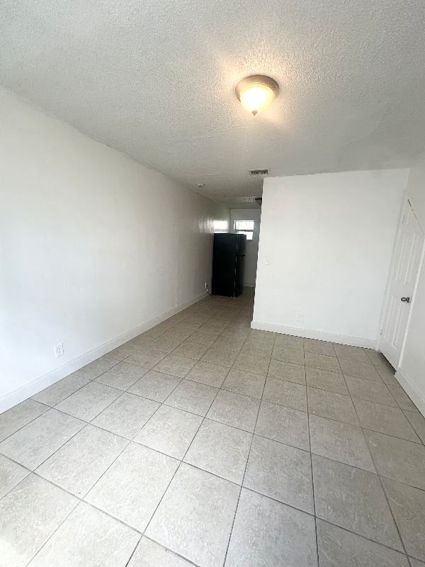 1469 NW 2nd Ave in Florida City, FL - Foto de edificio - Building Photo