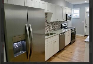 2525 E Biddle St in Baltimore, MD - Foto de edificio - Building Photo