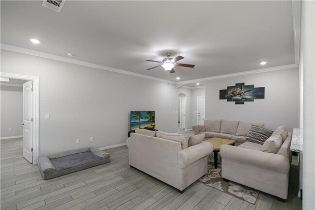 1041 Lakeview Dr in Centerton, AR - Building Photo - Building Photo