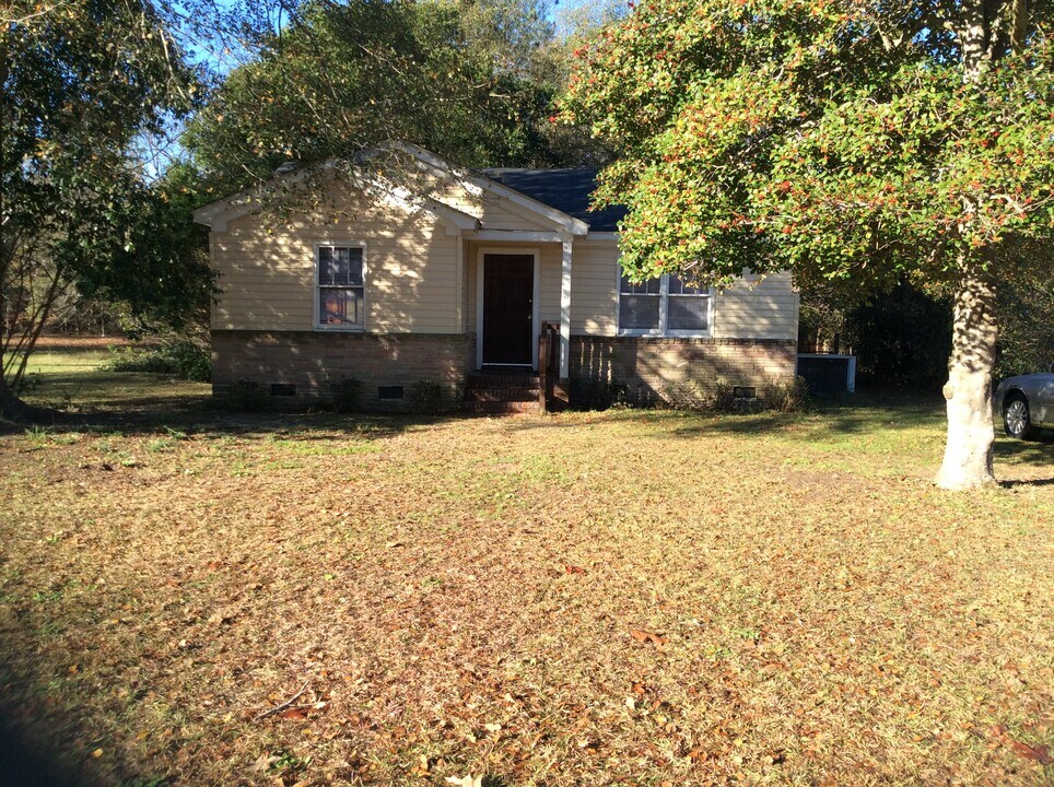 11 Sharolyn St in Sumter, SC - Building Photo