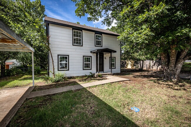 property at 1905 NW Baldwin Ave