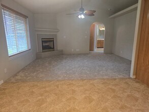 1654 Nunnwood Ln in Grants Pass, OR - Building Photo - Building Photo