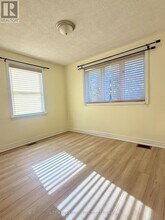 61 Parkside Dr in Newmarket, ON - Building Photo - Building Photo