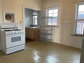 28 Glen Rd, Unit 2 in Boston, MA - Building Photo