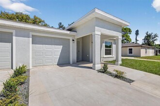 1505 8th Ave E, Unit B in Bradenton, FL - Building Photo - Building Photo