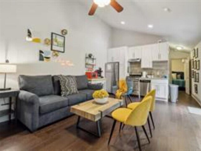 property at 1139 1/2 Poquito St
