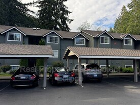 15433 Country Club Dr in Mill Creek, WA - Building Photo