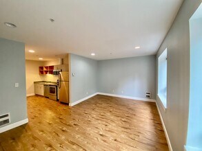 Belltown Condo........... in Seattle, WA - Building Photo - Building Photo