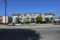 13019 Oxnard St in Van Nuys, CA - Foto de edificio - Building Photo