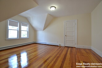 46 Newcastle Rd, Unit 2 in Boston, MA - Foto de edificio - Building Photo