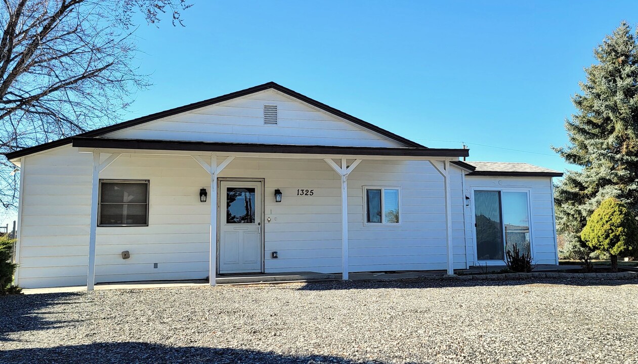 1325 N Cleveland St in Kennewick, WA - Building Photo