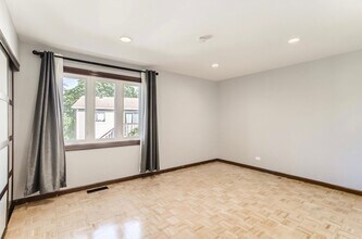 4490 Cove Ln in Hoffman Estates, IL - Building Photo - Building Photo