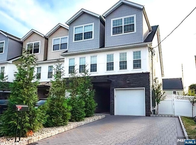 93 Prospect St in Garfield, NJ - Building Photo - Building Photo