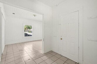 302 S Wood St in Cleburne, TX - Building Photo - Building Photo