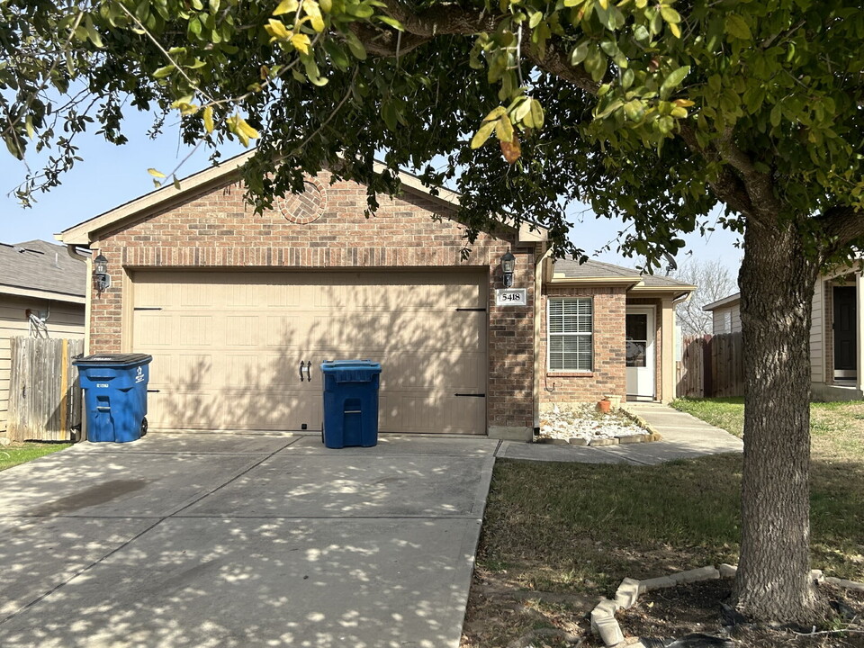 5418 Blossom Canyon in San Antonio, TX - Building Photo