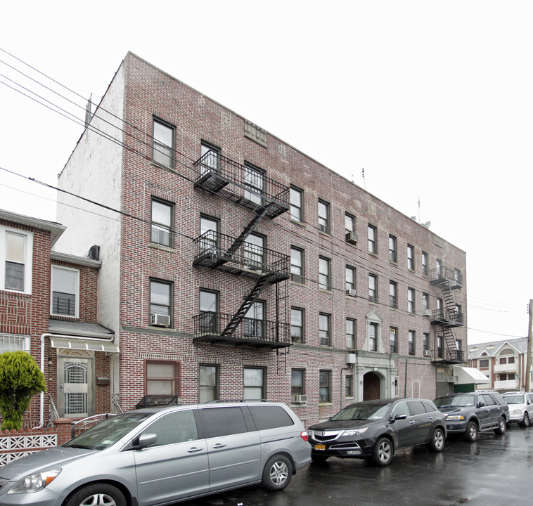 180 Bay 32nd St in Brooklyn, NY - Building Photo