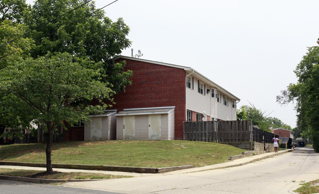 4301 Ponds St NW in Washington, DC - Building Photo - Building Photo