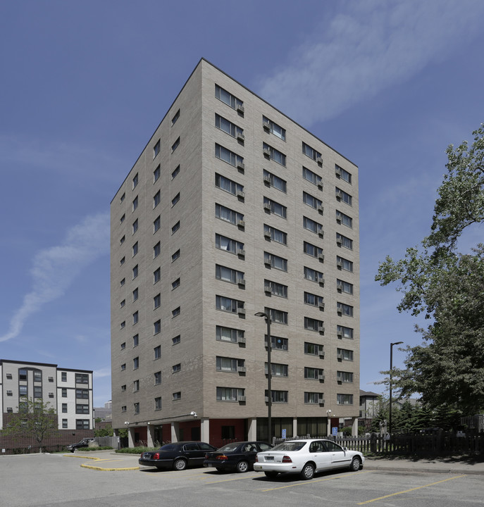 Elliot Twins Apartments in Minneapolis, MN - Building Photo