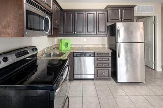 180 Mill Street in London, ON - Building Photo - Interior Photo