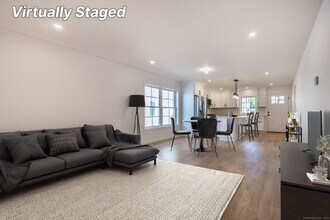 330 Pleasantview Ave in Bridgeport, CT - Building Photo - Building Photo