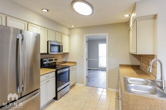 4429 Richmond Oaks Dr in Memphis, TN - Building Photo - Building Photo