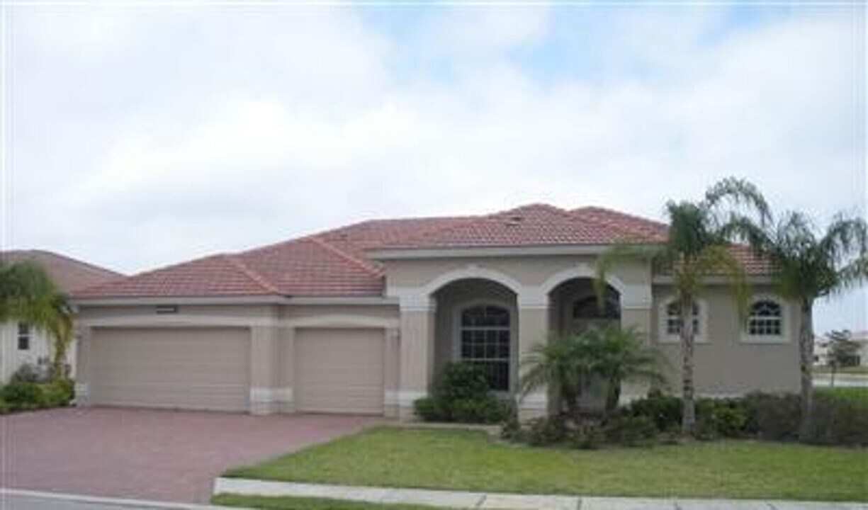 12469 Pebble Stone Ct in Ft. Myers, FL - Building Photo
