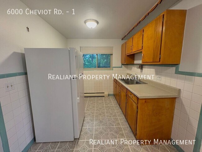 6000 Cheviot Rd in Cincinnati, OH - Building Photo - Building Photo